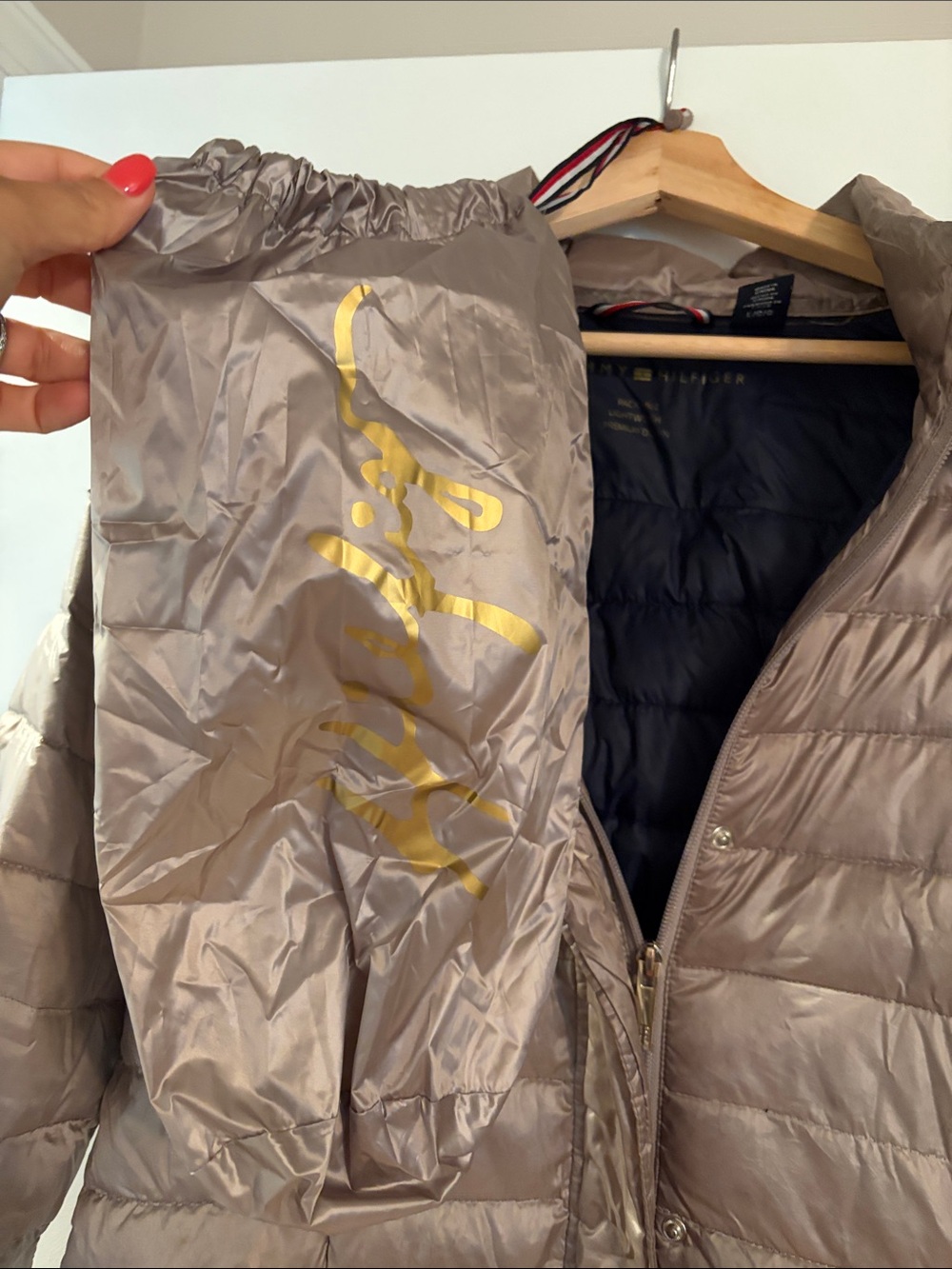 Tommy Hilfiger Women's Taupe Packable Hooded Lightweight Down Puffer Coat sz L - Picture 8 of 8